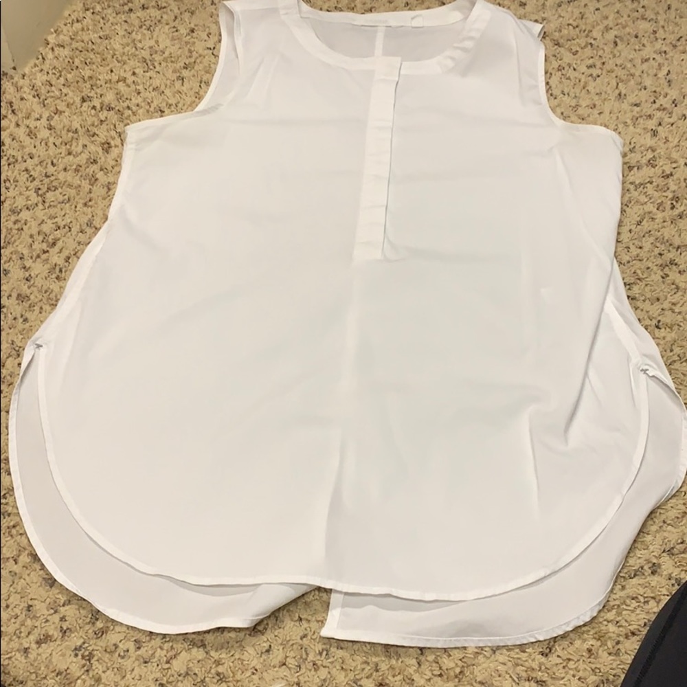Athleta long and lean sleeveless blouse